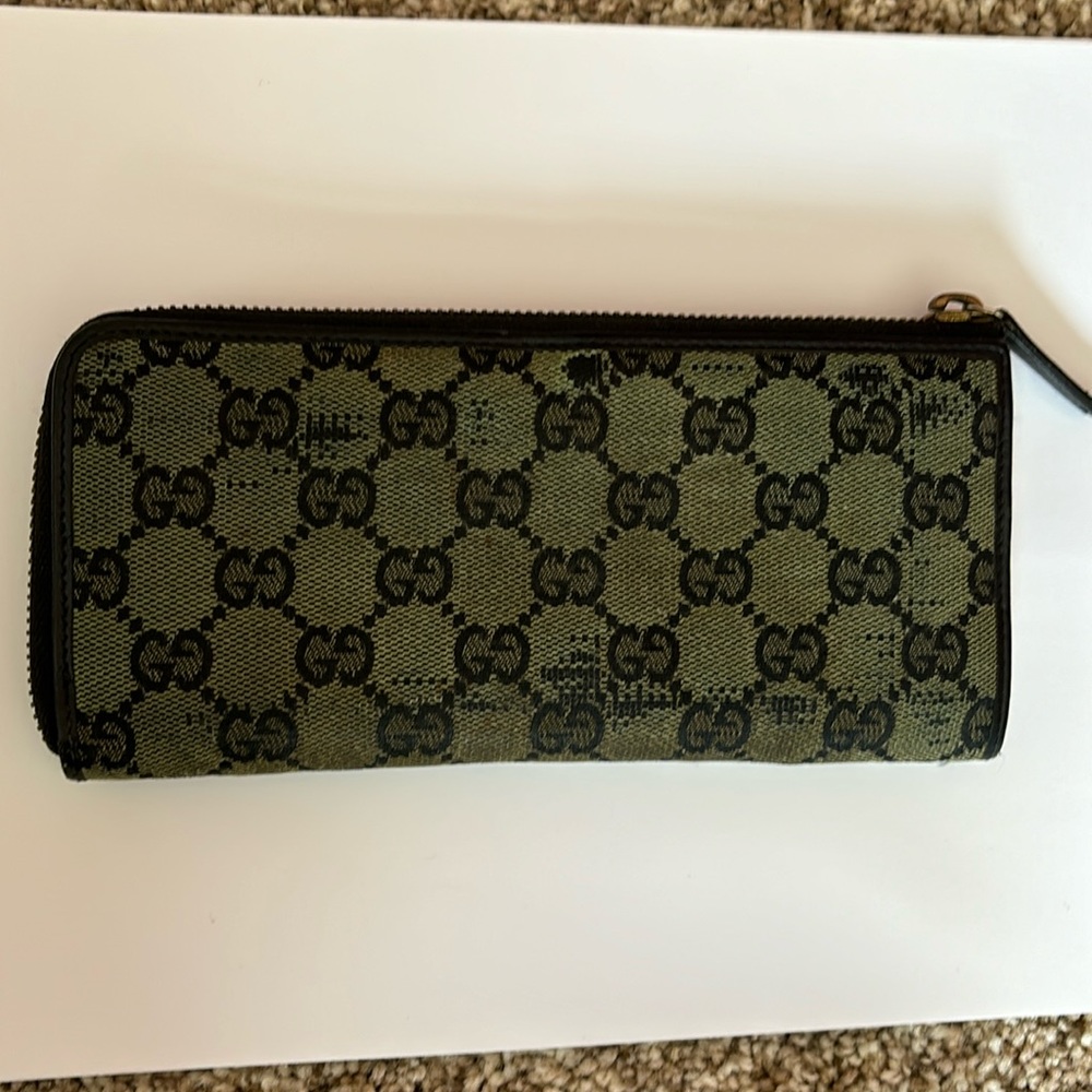 Long Gucci wallet